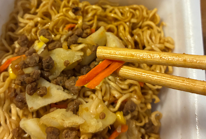 ペヤング 洋食気分 デミグラステイストやきそば