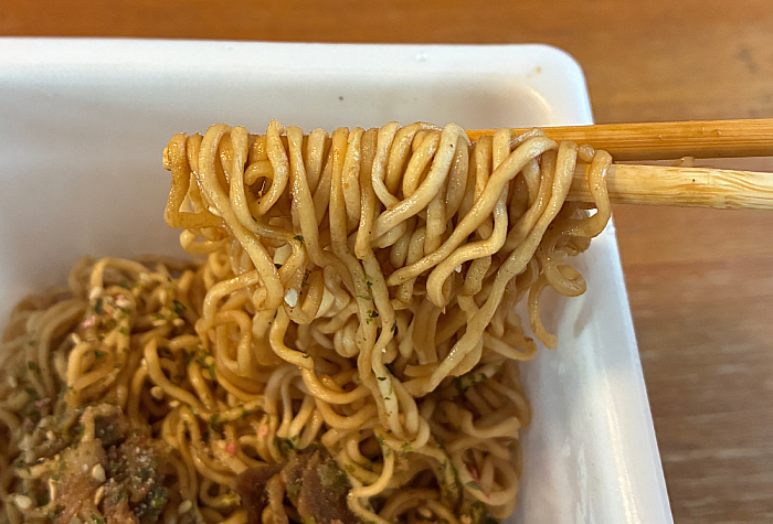 ペヤングソースやきそば マシマシお肉