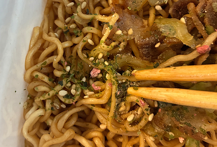 ペヤングソースやきそば マシマシお肉