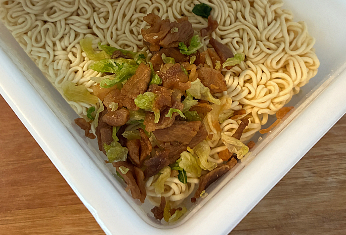 ペヤングソースやきそば マシマシお肉