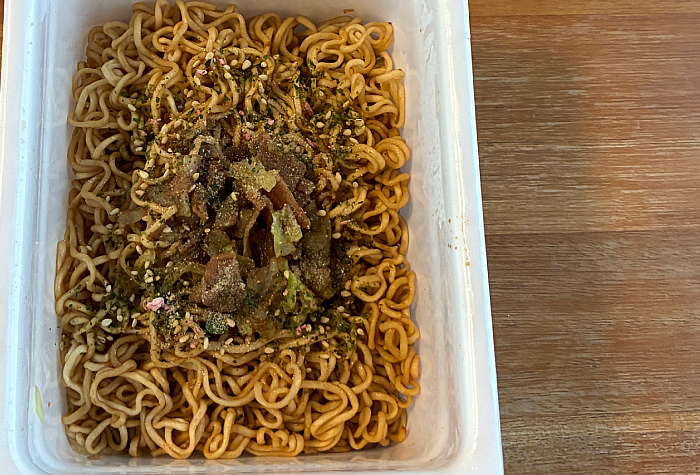 ペヤングソースやきそば マシマシお肉