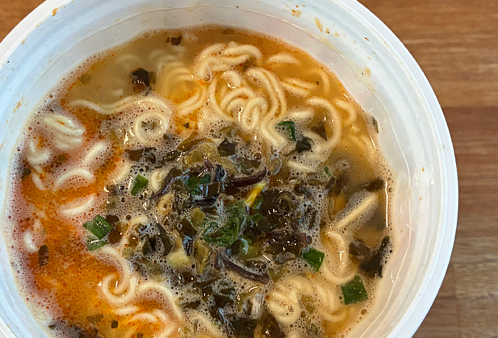 博多純情らーめんShinShin監修 辛高菜豚骨らーめん