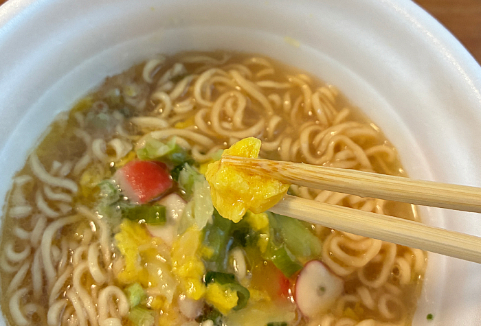 スーパーカップ1.5倍 青い海の味 クリーミーシーフード味ラーメン