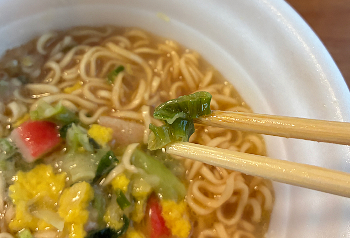 スーパーカップ1.5倍 青い海の味 クリーミーシーフード味ラーメン