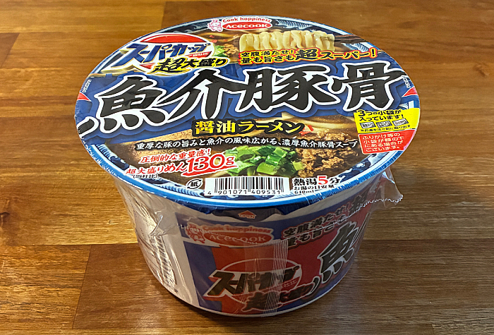 スーパーカップ超大盛り 魚介豚骨醤油ラーメン