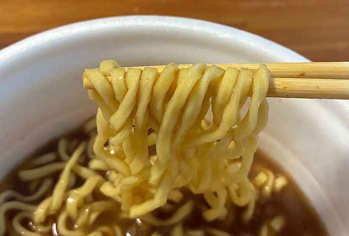 スーパーカップ超大盛り 魚介豚骨醤油ラーメン