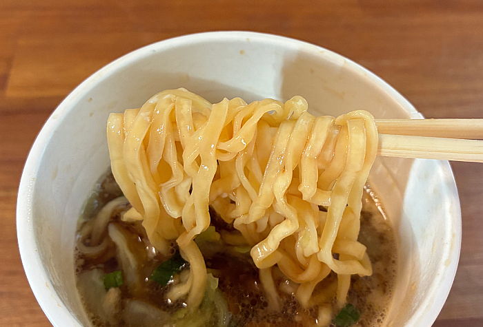 ファミマル 背脂ニンニク醤油ラーメン