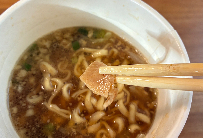 ファミマル 背脂ニンニク醤油ラーメン
