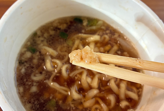 ファミマル 背脂ニンニク醤油ラーメン