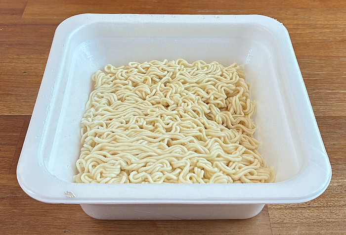 3つ星ローソン 麺大盛り たらこ味焼そば