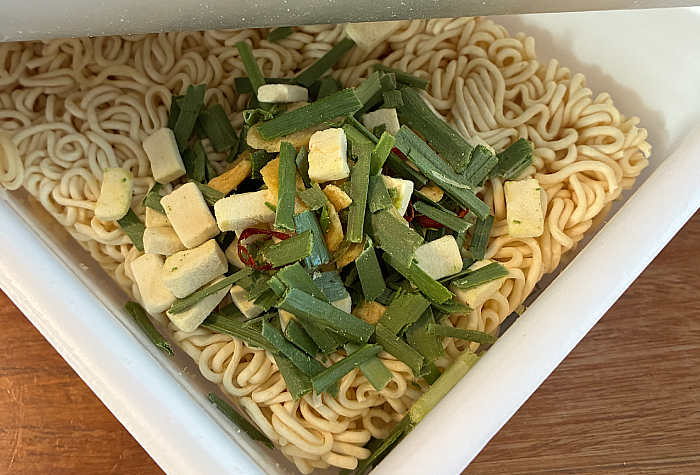 ペヤング 背脂風四川麻婆味やきそば