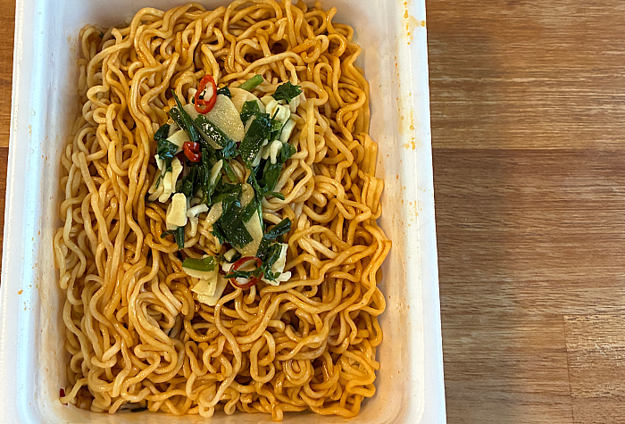 ペヤング 背脂風四川麻婆味やきそば