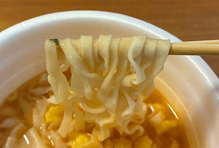 セブンプレミアム ワンタンうどん チゲ味