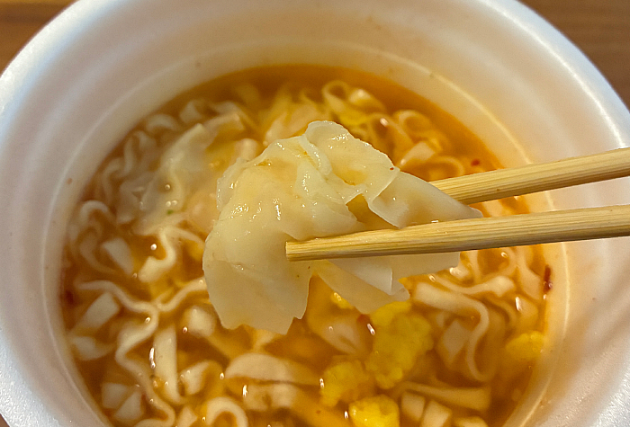 セブンプレミアム ワンタンうどん チゲ味