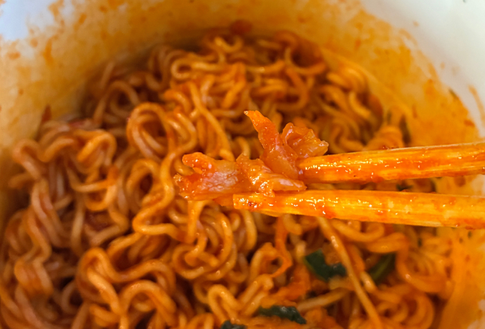 辛ラーメン焼きそば 炒めキムチ カップ