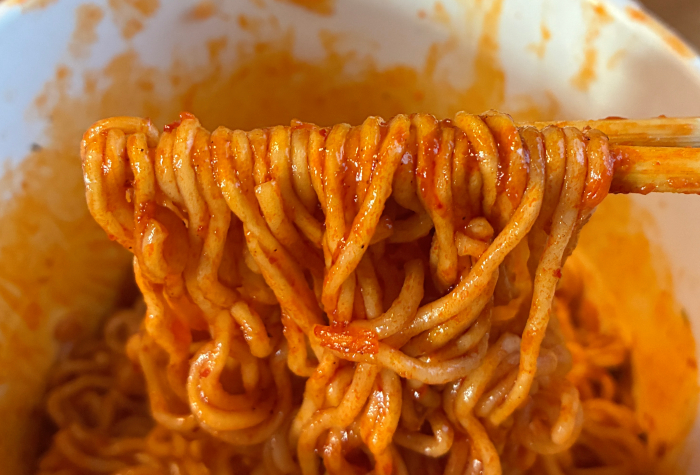 辛ラーメン焼きそば 炒めキムチ カップ