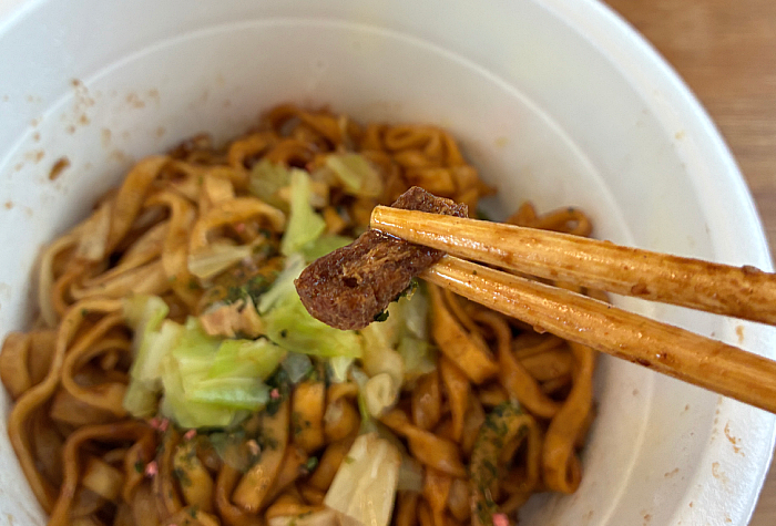 日清の汁なしどん兵衛 だしソース焼うどん