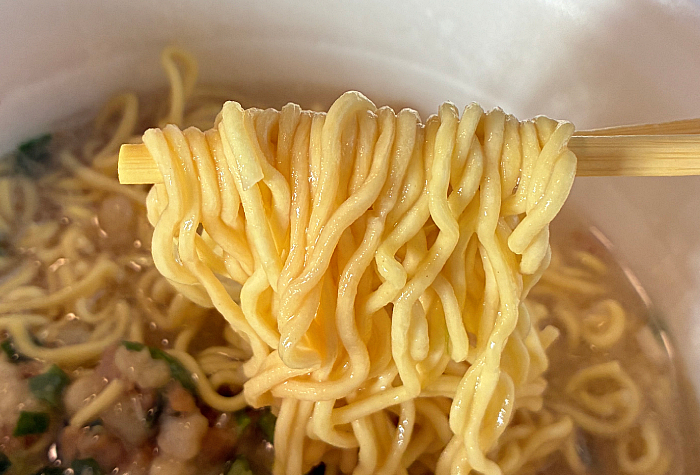 スーパーカップ超大盛り×ROF‐MAO 特まろ豚骨ラーメン