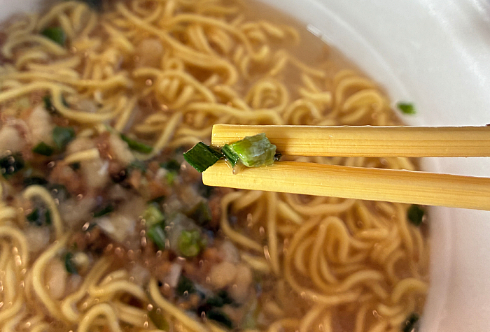 スーパーカップ超大盛り×ROF‐MAO 特まろ豚骨ラーメン