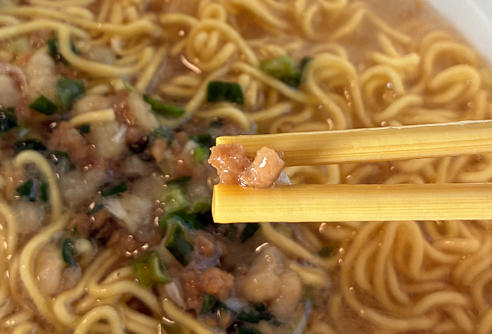 スーパーカップ超大盛り×ROF‐MAO 特まろ豚骨ラーメン