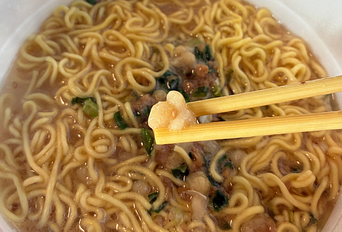 スーパーカップ超大盛り×ROF‐MAO 特まろ豚骨ラーメン