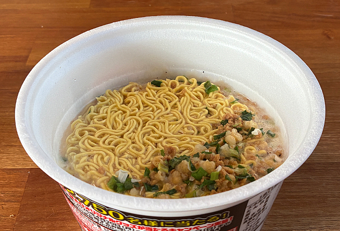 スーパーカップ超大盛り×ROF‐MAO 特まろ豚骨ラーメン