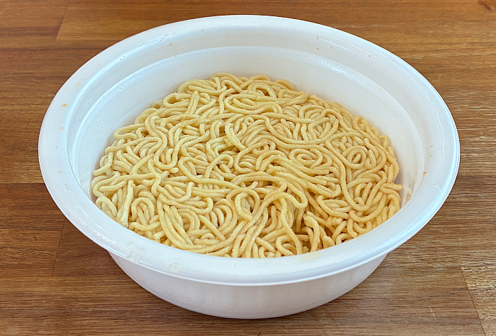 日清焼そばU.F.O. だしソースきつね焼そば