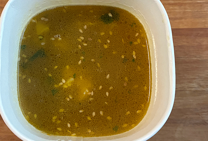 中華房 麻辣湯 黄色のトマト味