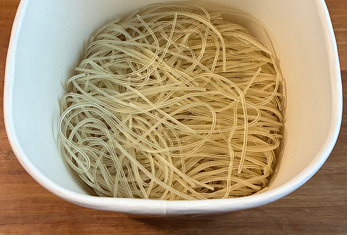 中華房 麻辣湯 黄色のトマト味
