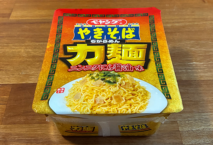 ペヤング 力麺ニンニクにら醤油味やきそば