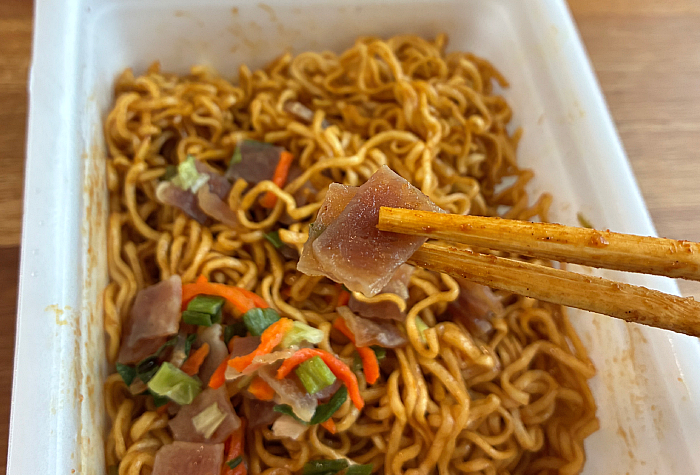 ペヤング 煮干しカレーやきそば