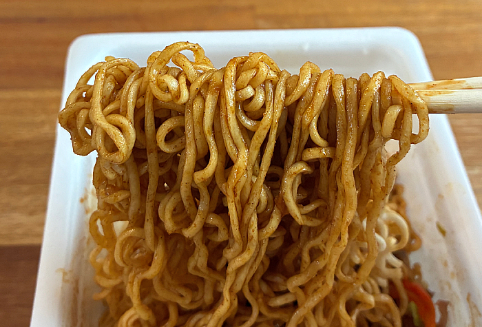 ペヤング 煮干しカレーやきそば