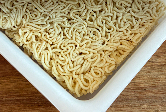 ペヤング 煮干しカレーやきそば