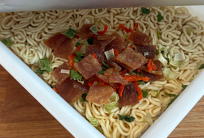ペヤング 煮干しカレーやきそば