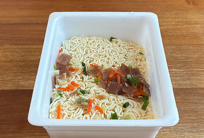 ペヤング 煮干しカレーやきそば