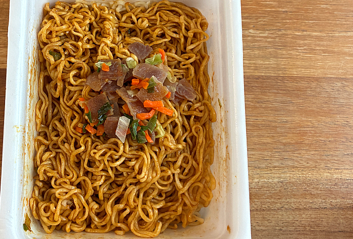 ペヤング 煮干しカレーやきそば