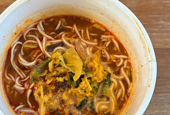 セブンプレミアム 辛だるま 激辛玉子とじ麺