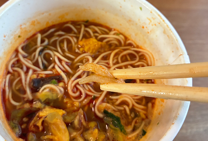 セブンプレミアム 辛だるま 激辛玉子とじ麺