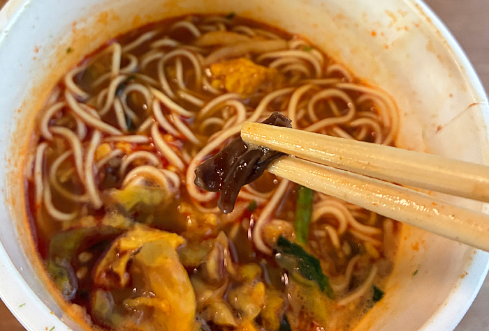 セブンプレミアム 辛だるま 激辛玉子とじ麺