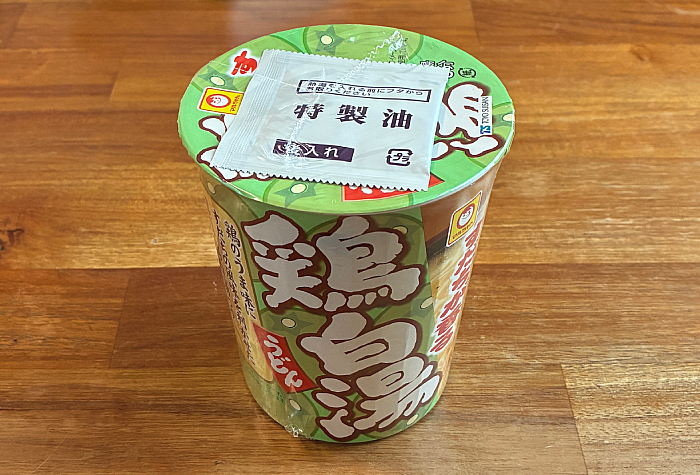 マルちゃん すだちが香る鶏白湯うどん