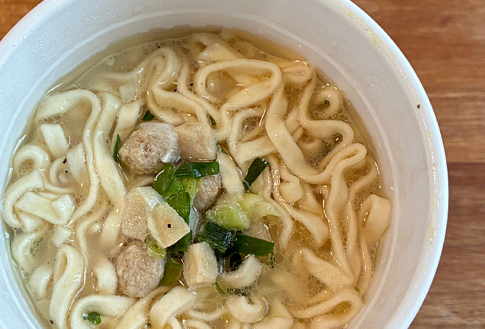 マルちゃん すだちが香る鶏白湯うどん