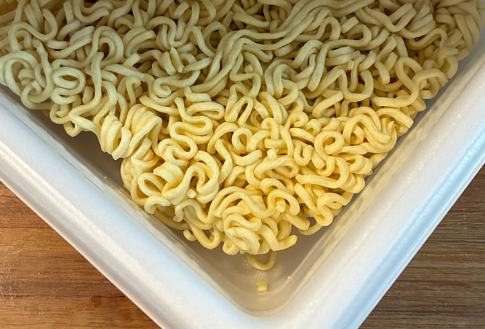 NEO油そば TOMORROW NEVER NOODLES監修 舞茸香る牛油そば