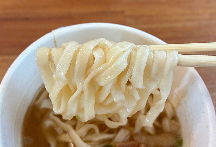 サッポロ一番　ご当地熱愛麺　うどんのどんどん監修 肉だしうどん
