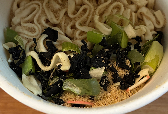 サッポロ一番　ご当地熱愛麺　うどんのどんどん監修 わかめうどん