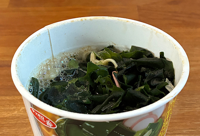 サッポロ一番　ご当地熱愛麺　うどんのどんどん監修 わかめうどん