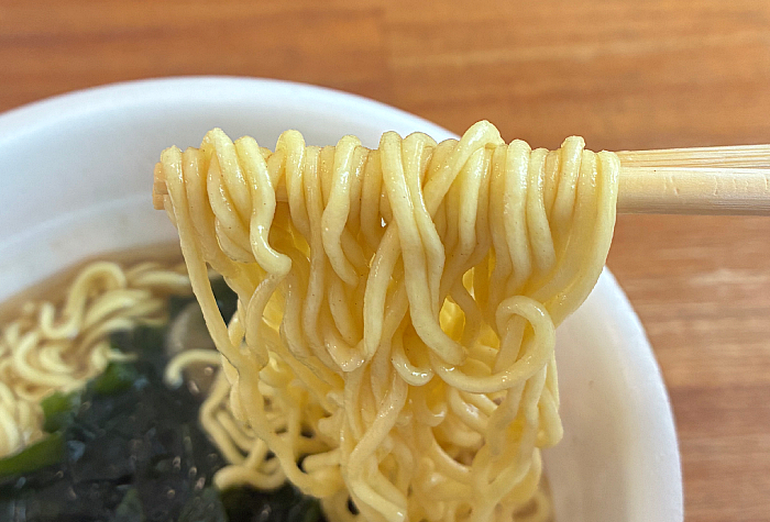 わかめラーメン 香るお出汁 鰹荒節仕立てわさび醤油味
