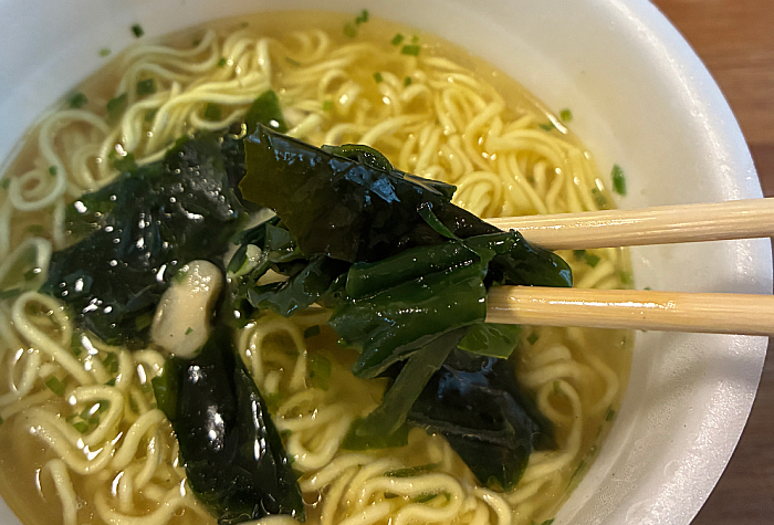 わかめラーメン 香るお出汁 利尻昆布仕立てゆず胡椒塩味
