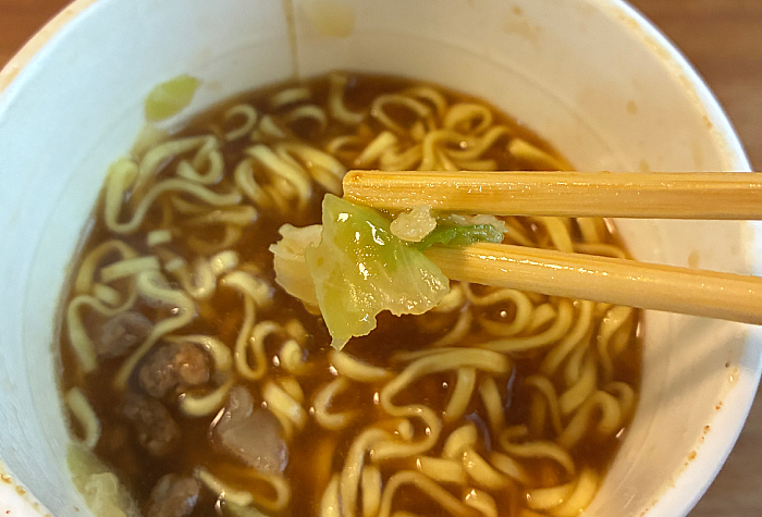 アパ社長カレー ビーフカレー味ヌードル