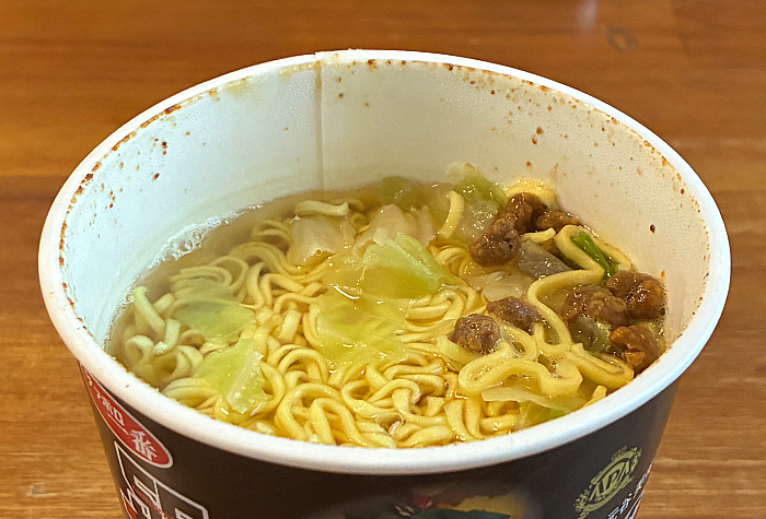 アパ社長カレー ビーフカレー味ヌードル