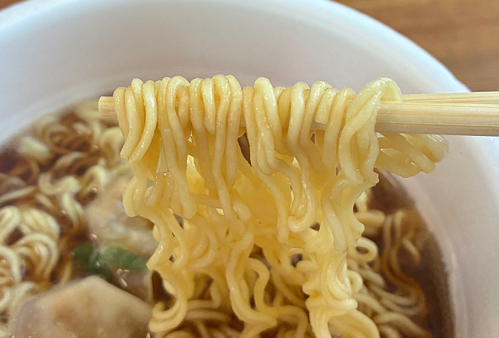 中華そばカリフォルニア監修 ワンタン中華そば しょうゆ